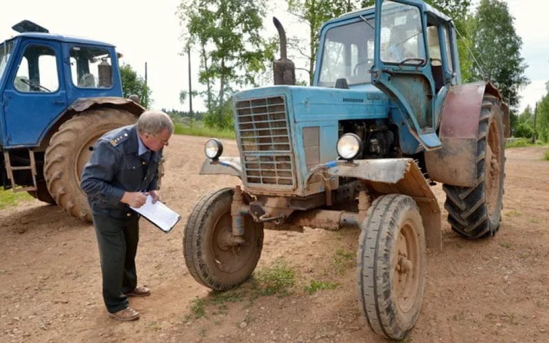 Время и место представления на годовой технический осмотр тракторов, самоходных машин и тракторных прицепов к ним в Мурашинском муниципальном округе в 2024 г.
