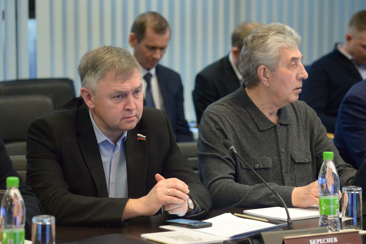 Пять инициатив Молодежного парламента стали законами  Кировской области.