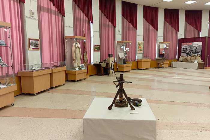 В год 80-летия Великой Победы и Год защитника Отечества в музейно-выставочном центре «Диорама» (отделе КОГБУК «Кировский областной краеведческий музей имени П.В. Алабина») открылся новый выставочный проект «Окна TACC. Искусство побеждать» (6+)..