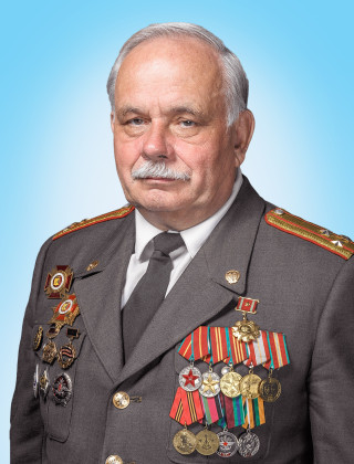 Лопатин Геннадий Яковлевич.